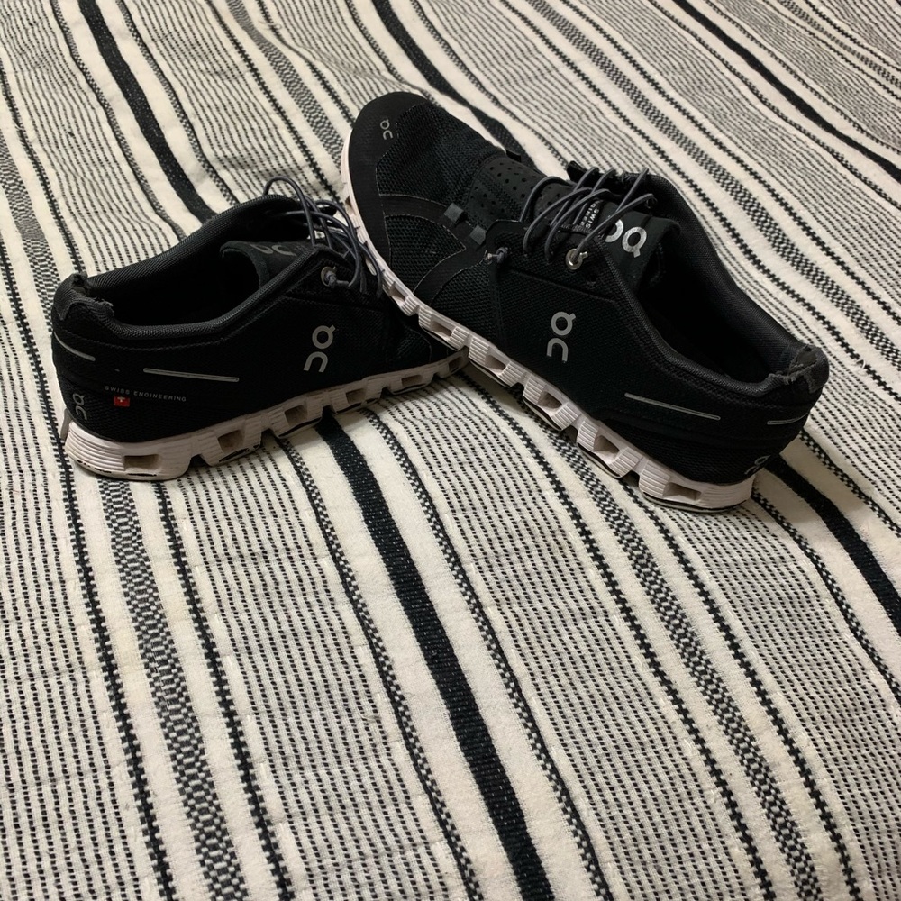 On cloud tennis shoes